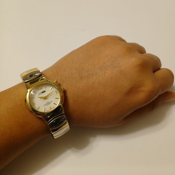 Globu Two-Toned 100FT WR Japan Quartz Movt Stainless Steel Stretch Band Watch - Picture 5 of 13